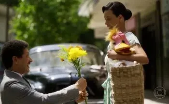 Sergio (Sergio Kauffmann) e Jacira (Flávia Reis)