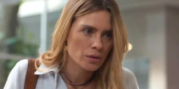 Leila (Carolina Dieckmann) em Vale Tudo (Foto: Reprodução/TV Globo)