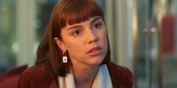 Solange (Alice Wegmann) em Vale Tudo (Foto: Reprodução/TV Globo)