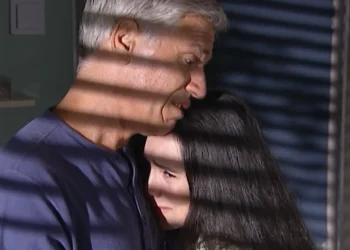 História de Amor: Assunção livra Helena da culpa pelo seu acidente e os dois se abraçam emocionados “Você não teve culpa”
