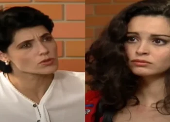 A Viagem: Diná vê Carmem sem o disfarce de feia, percebe que ela é bonita e a demite: “Quantas vezes o Theo te viu assim?”