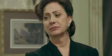 Anastácia (Eliane Giardini) em Eta Mundo Bom; personagem não estará em Eta Mundo Melhor (Foto: Reprodução/TV Globo)