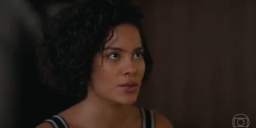 Maria de Fátima (Bella Campos) em Vale Tudo (Foto: Reprodução/TV Globo)