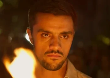 Danilo (Felipe Simas) em Dona de Mim (Foto: Reprodução/TV Globo)