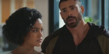 Maria de Fátima (Bella Campos) e César (Cauã Reymond) em Vale Tudo (Foto: Reprodução/TV Globo)