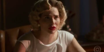 Zélia (Letícia Colin) em Garota do Momento (Foto: Reprodução/TV Globo)