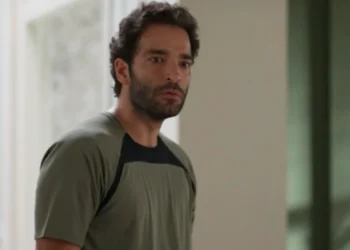 Afonso (Humberto Carrão) em Vale Tudo (Foto: Reprodução/TV Globo)