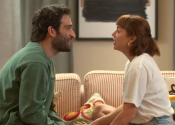 Afonso (à esquerda) e Solange (à direita) em cena de Vale Tudo.