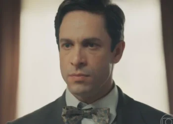 Celso (Rainer Cadete) em Êta Mundo Melhor (Foto: Reprodução/TV Globo)