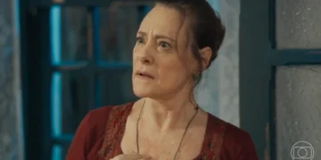 Cunegundes (Elizabeth Savala) em Êta Mundo Melhor (Foto: Reprodução/TV Globo)