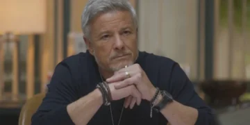 Jaques (Marcello Novaes) vira no novo presidente da Boaz em Dona de Mim (Foto: Reprodução/TV Globo)