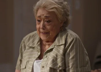 Rosa (Suely Franco) em Dona de Mim (Foto: Reprodução/TV Globo)