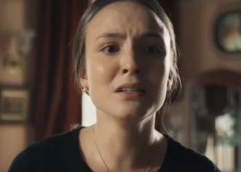 Estela (Larissa Manoela) em Êta Mundo Melhor (Foto: Reprodução/TV Globo)