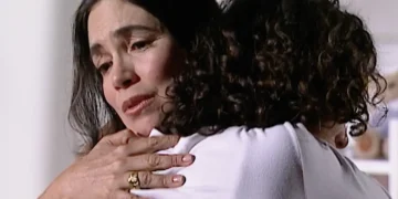 Helena explica a Joyce por que nunca contou que não era sua mãe biológica: “Tinha medo de que você se revoltasse”