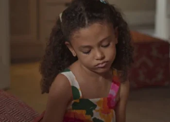 Sofia se recusa a acreditar que Abel morreu e não vai ao enterro para se despedir: “Quero meu pai vivo sempre”
