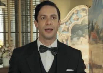 Celso (Rainer Cadete) em Êta Mundo Melhor (Foto: Reprodução/TV Globo)