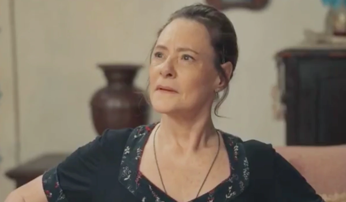 Cunegundes (Elizabeth) em Êta Mundo Melhor (Foto: Reprodução/TV Globo)