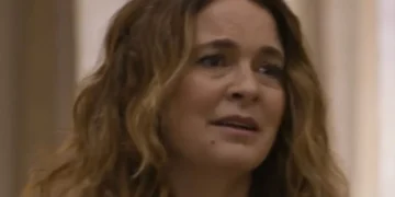 Dona de Mim: Filipa derrama uísque no caderno de poemas de Abel e perde o último tesouro deixado por ele: “Tudo borrado”