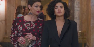 Celina (Malu Galli) e Maria de Fátima (Bella Campos) em Vale Tudo (Foto: Reprodução/TV Globo)