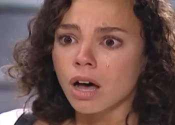 Joyce descobre que Assunção engravidou Maria Alice, irmã de Helena, e que é filha dessa traição: “Coisa errada”