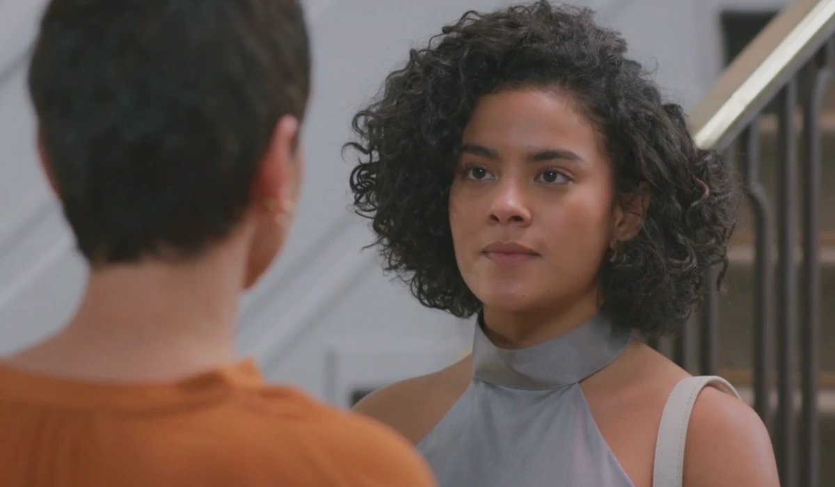 Maria de Fátima (Bella Campos) em Vale Tudo (Foto: Reprodução/TV Globo)