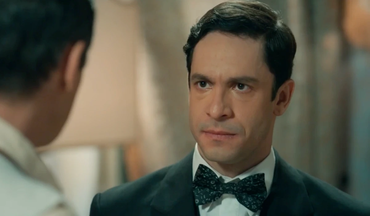 Celso (Rainer Cadete) em Êta Mundo Melhor (Foto: Reprodução/TV Globo)