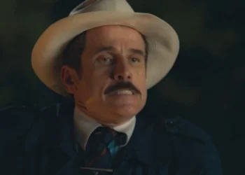 Ernesto (Eriberto Leão) em Êta Mundo Melhor (Foto: Reprodução/TV Globo)