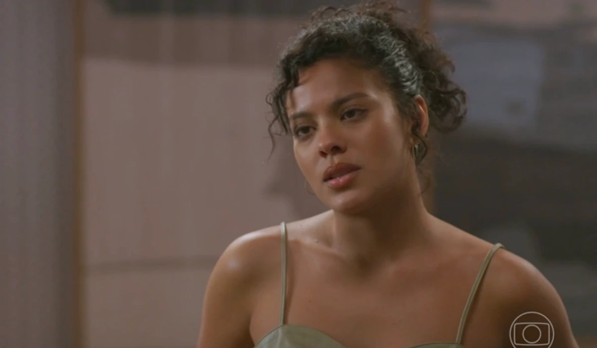 Maria de Fátima (Bella Campos) em Vale Tudo (Foto: Reprodução/TV Globo)