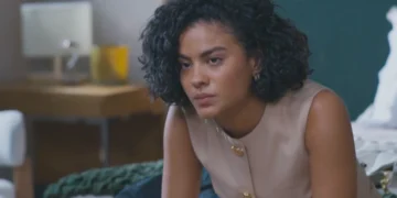 Maria de Fátima (Bella Campos) chantageia Odete (Debora Bloch) em Vale Tudo (Foto: Reprodução/TV Globo)