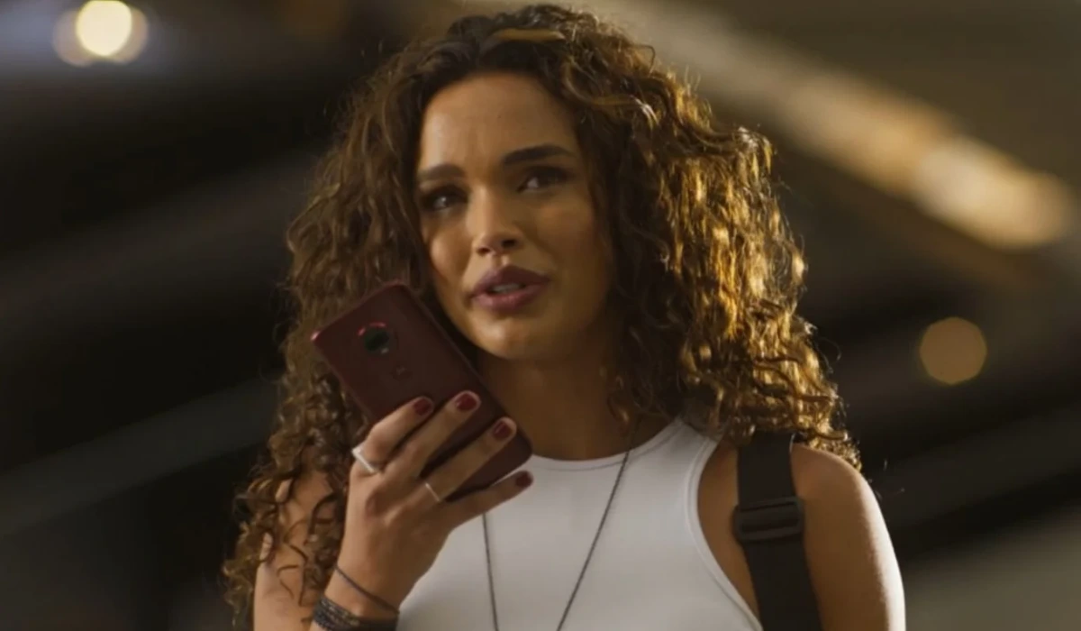 Bárbara (Giovana Cordeiro) em Dona de Mim (Foto: Reprodução/TV Globo)