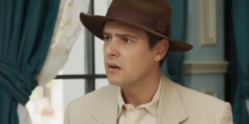 Candinho (Sergio Guizé) em Êta Mundo Melhor (Foto: Reprodução/TV Globo)