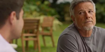 Jaques (Marcello Novaes) e Davi (Rafael Vitti) em Dona de Mim (Foto: Reprodução/TV Globo)