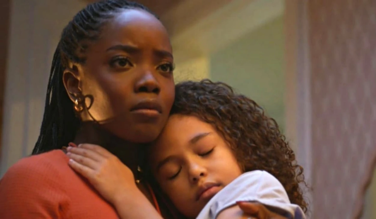 Leona (Clara Moneke) e Sofia (Elis Cabral) em Dona de Mim (Foto: Reprodução/TV Globo)