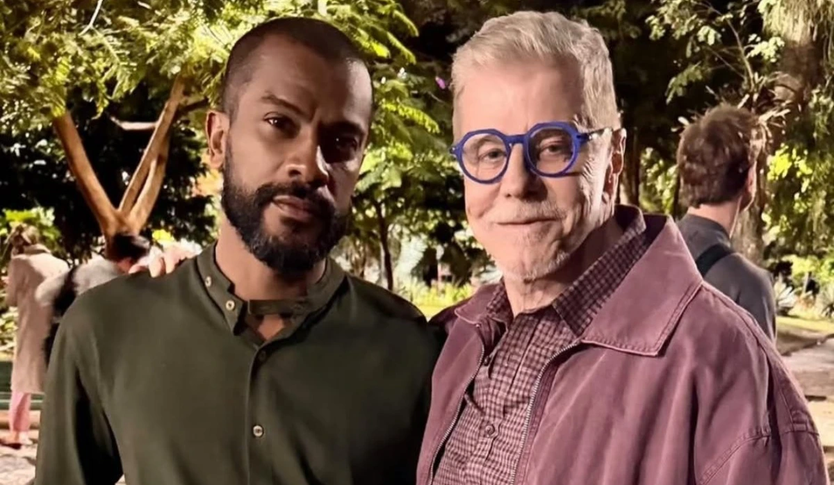 Miguel Falabella (Kasper) e Samuel de Assis (João Rubens) em Três Graças, a nova novela das nove da Globo (Foto: Reprodução/Instagram)