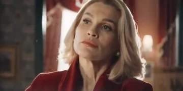 Sandra (Flávia Alessandra) em Êta Mundo Melhor (Foto: Reprodução/TV Globo)
