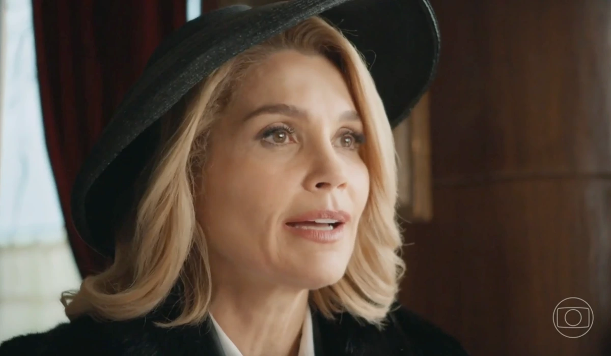 Sandra (Flávia Alessandra) em Êta Mundo Melhor (Foto: Reprodução/TV Globo)