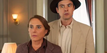 Zulma (Heloísa Périssé) e Candinho (Sergio Guizé) em Êta Mundo Melhor (Foto: Reprodução/TV Globo)