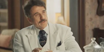 Ernesto (Eriberto Leão) em Êta Mundo Melhor (Foto: Reprodução/TV Globo)