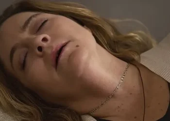 Dona de Mim: Jaques mata Filipa? Vilão comete nova crueldade, e Nina se desespera ao encontrá-la desacordada