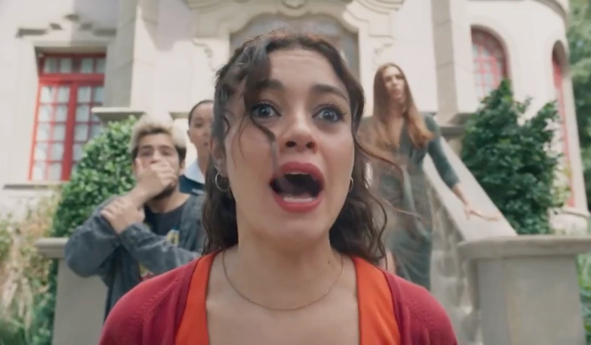 Gerluce (Sophie Charlotte) em cena que encerraria o capítulo de ontem (30) de Três Graças (Foto: Reprodução/TV Globo)