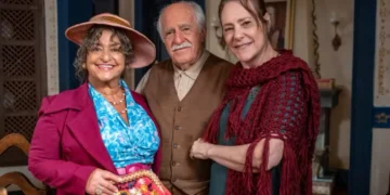 Jocasta (Grace Gianoukas), Quinzinho (Ary Fontoura) e Cunegundes (Elizabeth Savala) em Êta Mundo Melhor (Foto: Estevam Avellar/TV Globo)