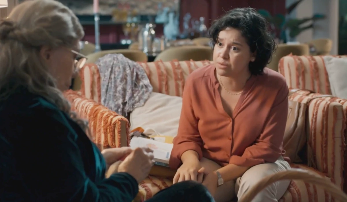 Cláudia (Lorrana Moussinho) em Três Graças (Foto: Reprodução/TV Globo)