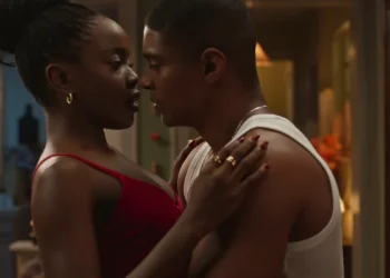 Leona (Clara Moneke) e Marlon (Humberto Morais) em Dona de Mim (Foto: Reprodução/TV Globo)
