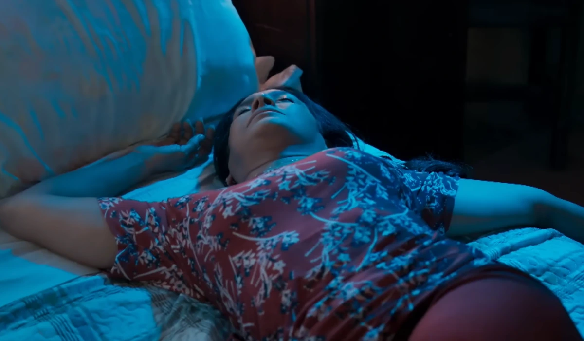 Lígia (Dira Paes) passa mal e fica desacordada em Três Graças (Foto: Reprodução/TV Globo)