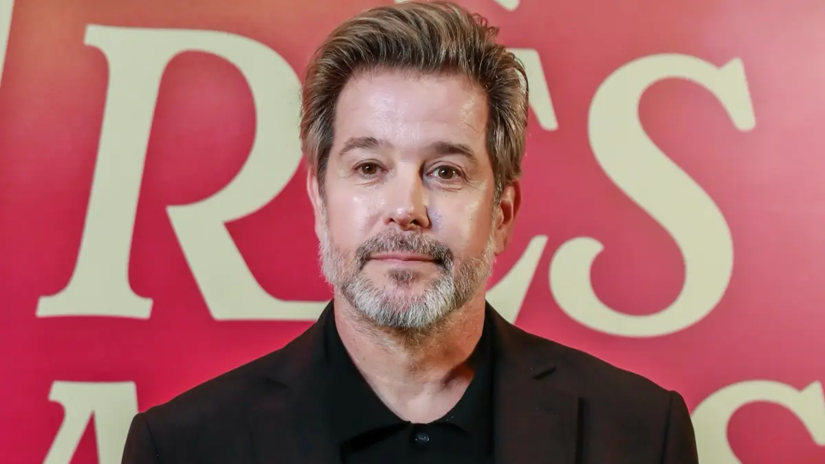 Murilo Benício interpreta o vilão "Santiago Ferette" em Três Graças.