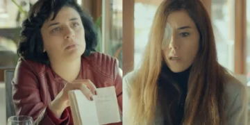 Sule segura um pequeno caderno aberto (à esquerda); Keynep assustada (à direita) em cena da novela turca "Mãe".