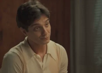 Túlio (Cadu Libonati) em Êta Mundo Melhor (Foto: Reprodução/TV Globo)