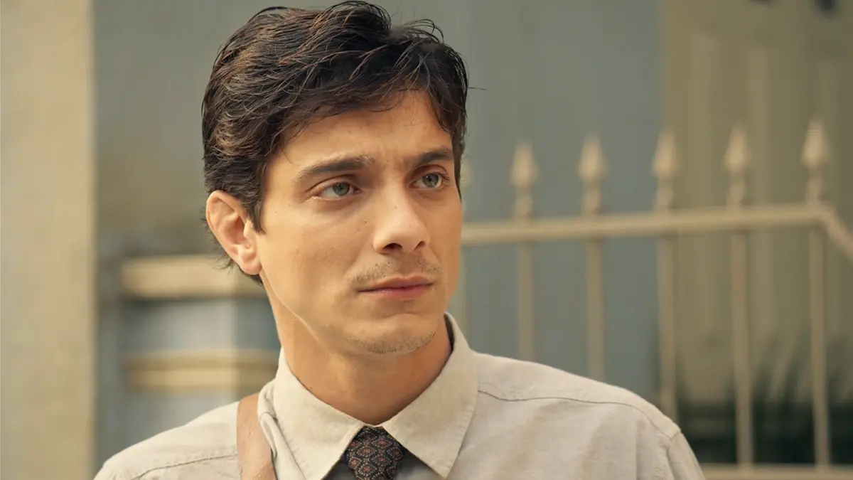 Túlio em cena de Êta Mundo Melhor.