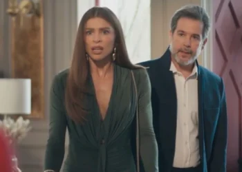 Arminda (Grazi Massafera) e Ferette (Murilo Benício) em Três Graças (Foto: Reprodução/TV Globo)