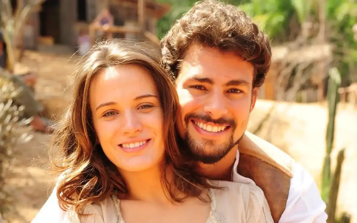 Bianca Bin e Cauã Reymond em Cordel Encantado. (Foto: reprodução/Globo)